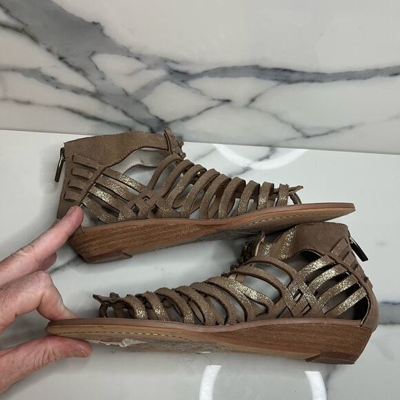 Vince Camuto | Women's Brown Gold Metallic Gladiator Back Zip Sandals Sz 6.5 - Picture 6 of 7